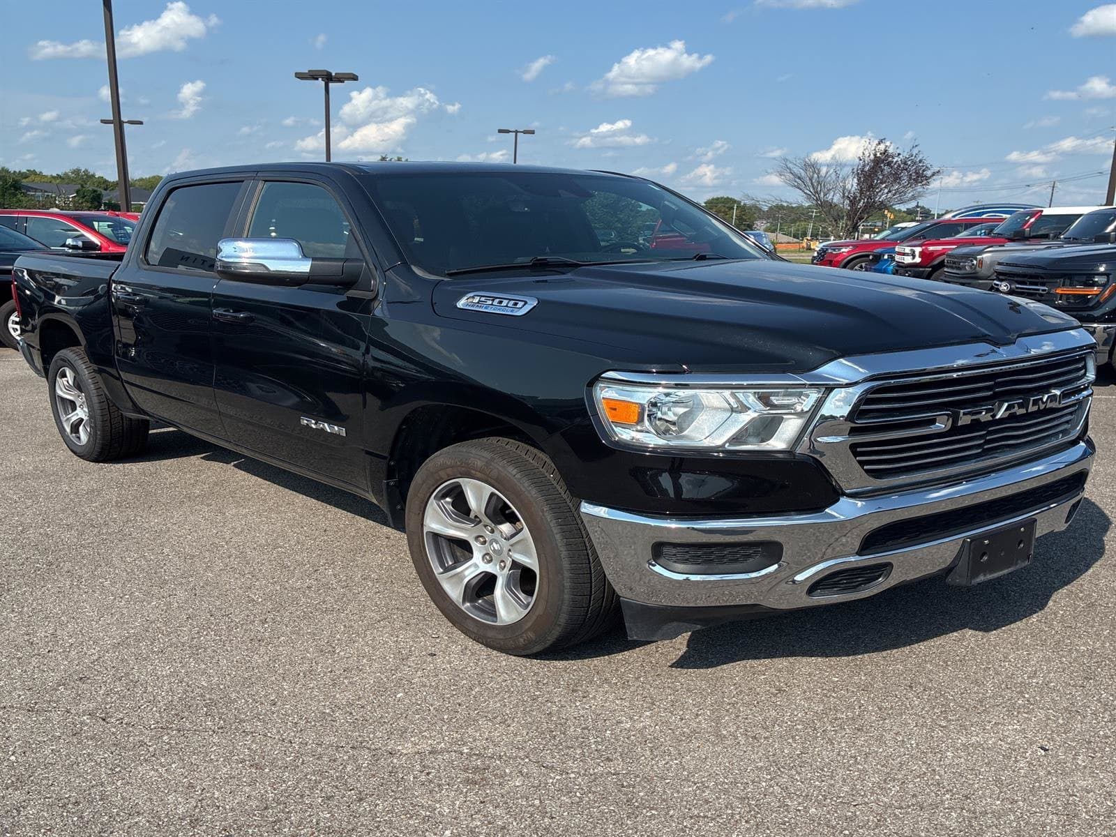 2024 RAM 1500 Laramie — photo 1 of 10