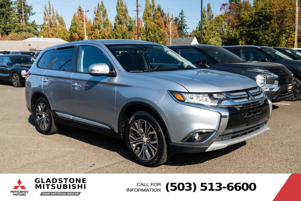 2016 Mitsubishi Outlander SE — photo 1 of 24