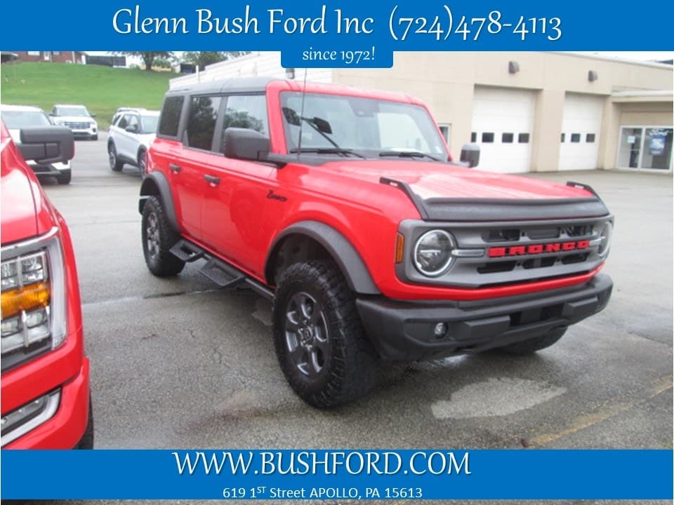 2023 Ford Bronco Base — photo 1 of 7