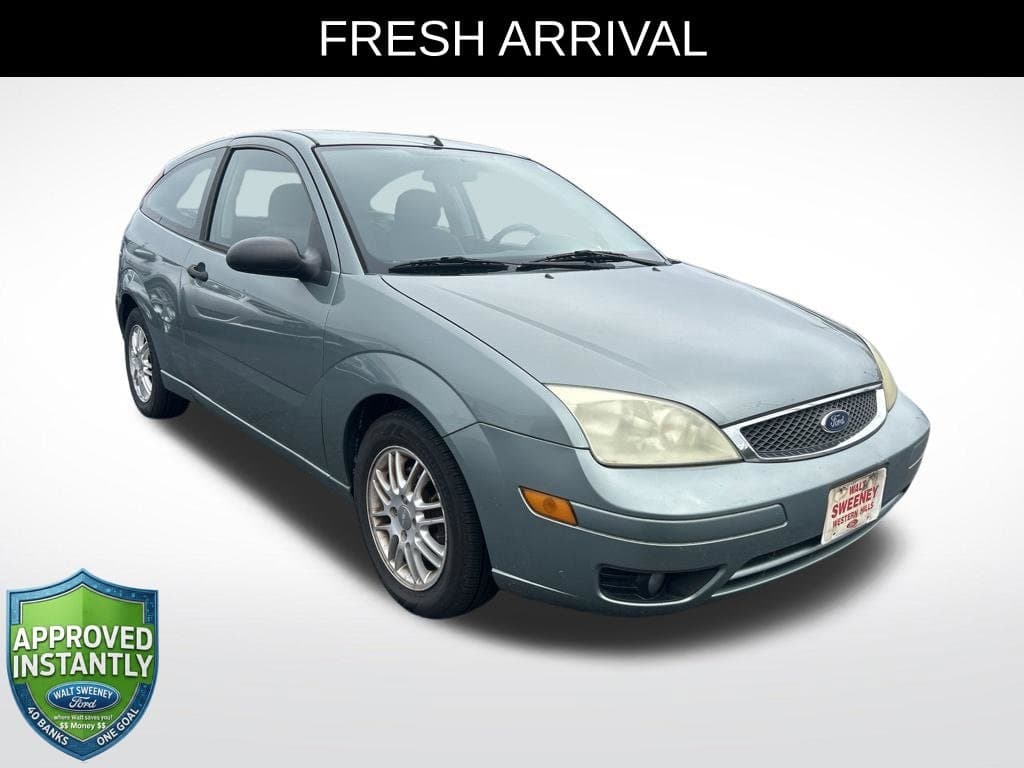 2005 Ford Focus Base — photo 1 of 13