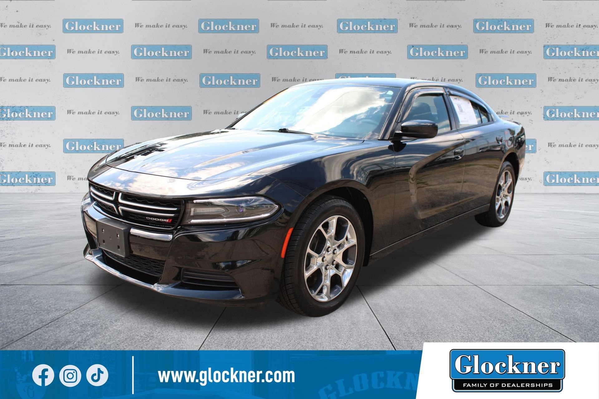 2016 Dodge Charger SE — photo 1 of 41