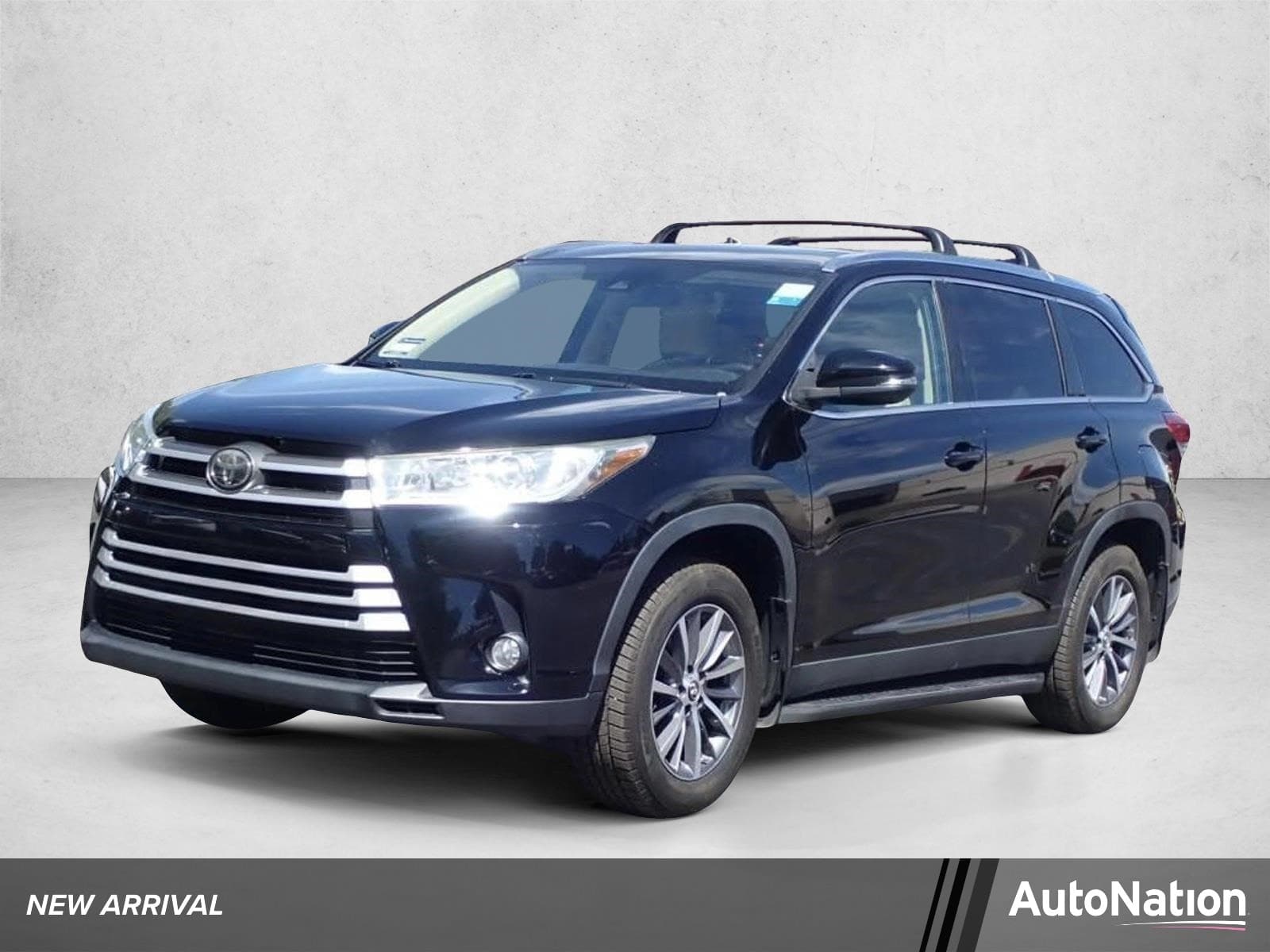 2019 Toyota Highlander XLE — photo 1 of 15