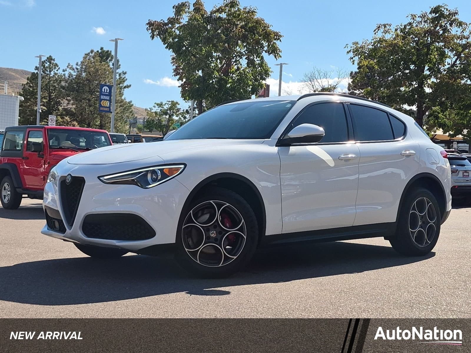 2018 Alfa Romeo Stelvio Sport — photo 1 of 24