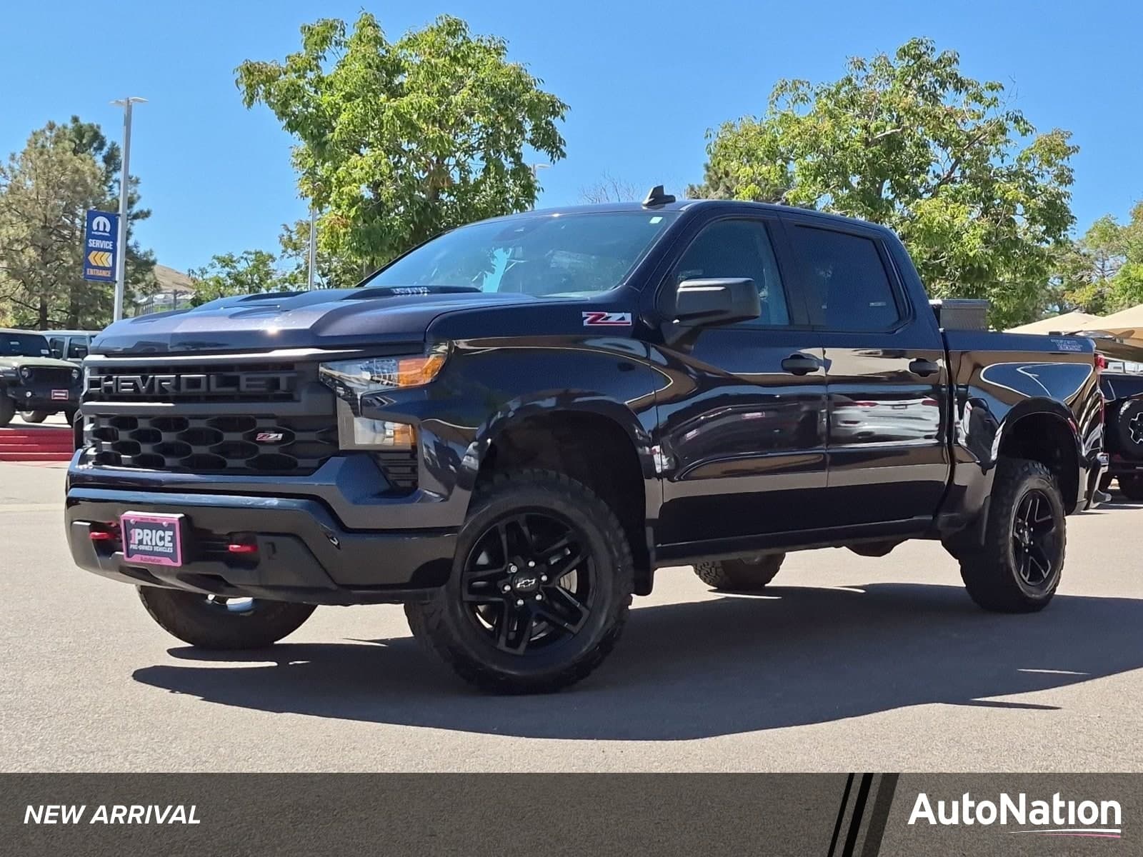 2022 Chevrolet Silverado 1500 Custom Trail Boss — photo 1 of 23