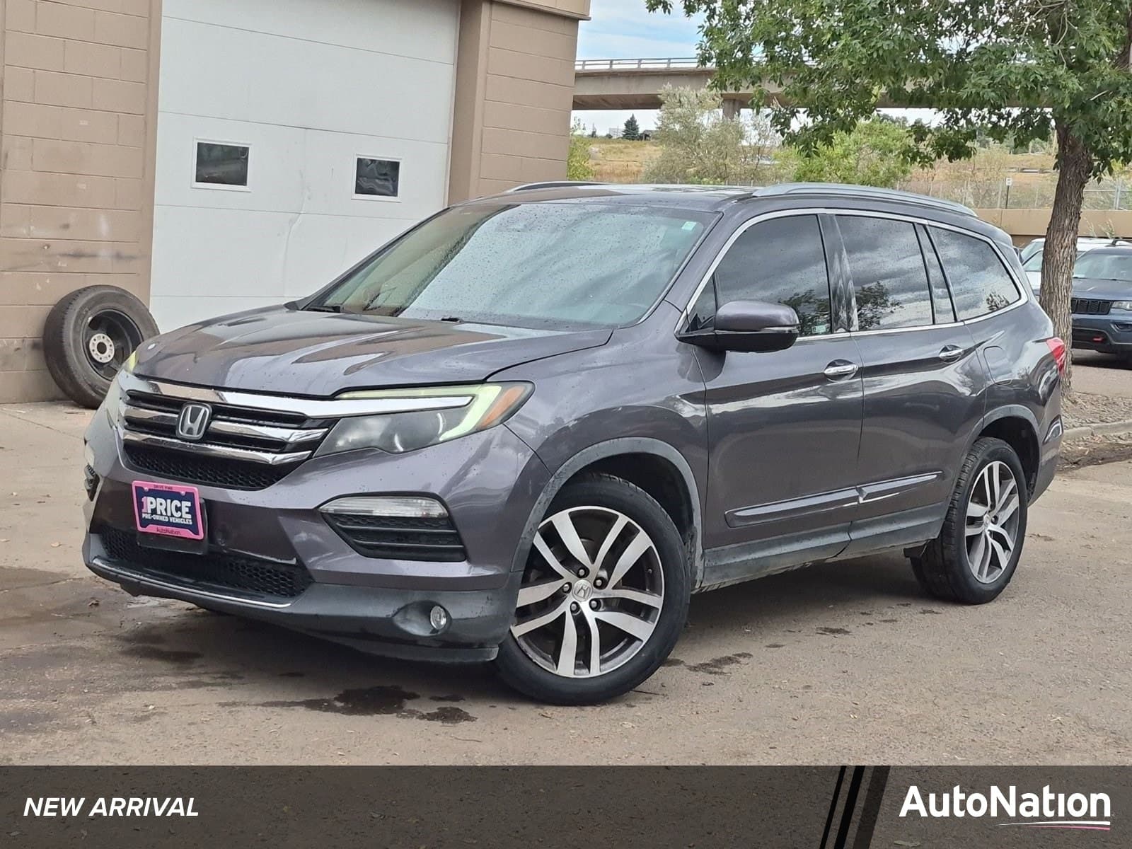 2018 Honda Pilot Touring — photo 1 of 16