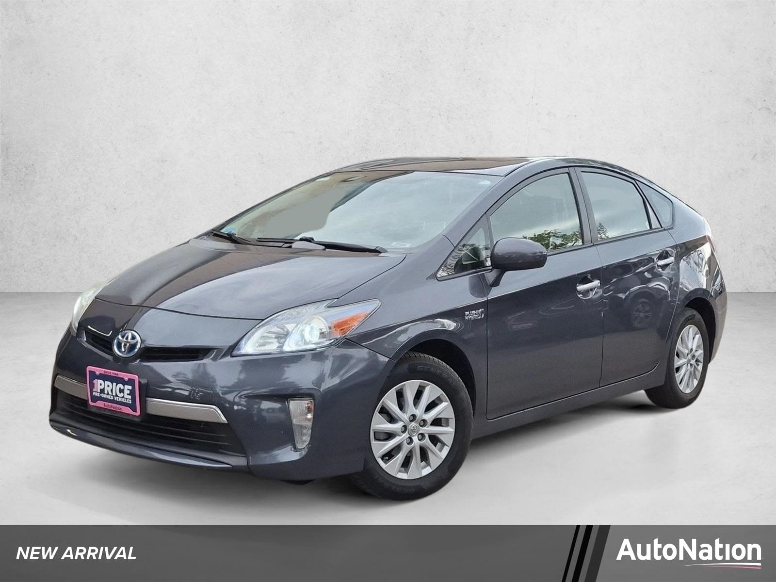 2013 Toyota Prius Plug-In Base — photo 1 of 16