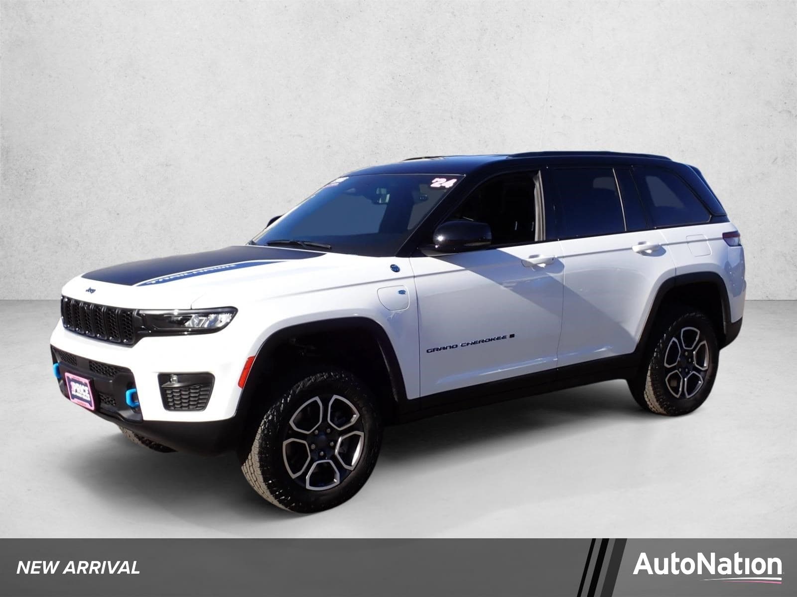 2024 Jeep Grand Cherokee 4xe Trailhawk — photo 1 of 26