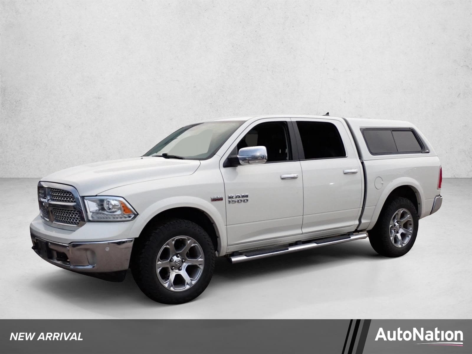2017 RAM 1500 Laramie — photo 1 of 15