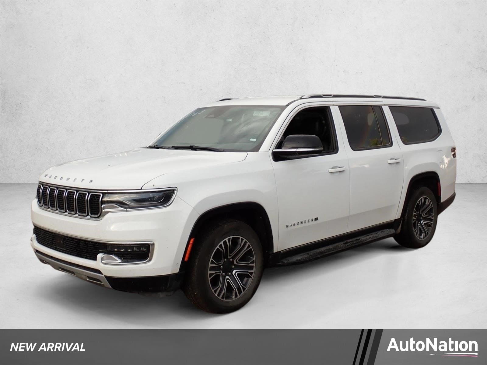 2023 Jeep Wagoneer L Series II — photo 1 of 15