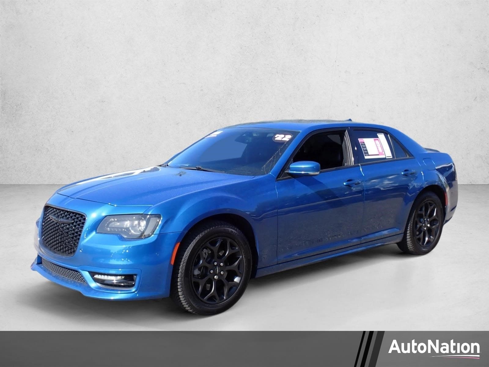 2022 Chrysler 300 Touring L — photo 1 of 24