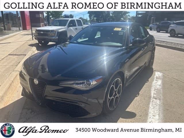 2023 Alfa Romeo Giulia Veloce — photo 1 of 23