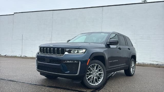 2027 Jeep Grand Cherokee Limited — photo 1 of 45