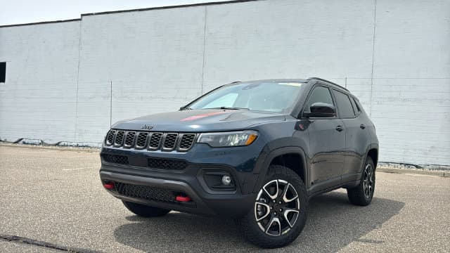 2026 Jeep Compass Trailhawk — photo 1 of 40
