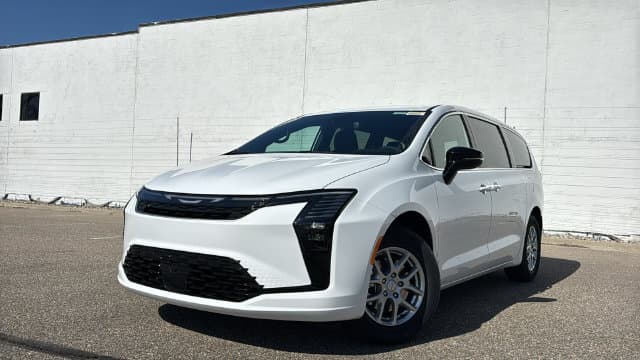 2027 Chrysler Pacifica Select — photo 1 of 41