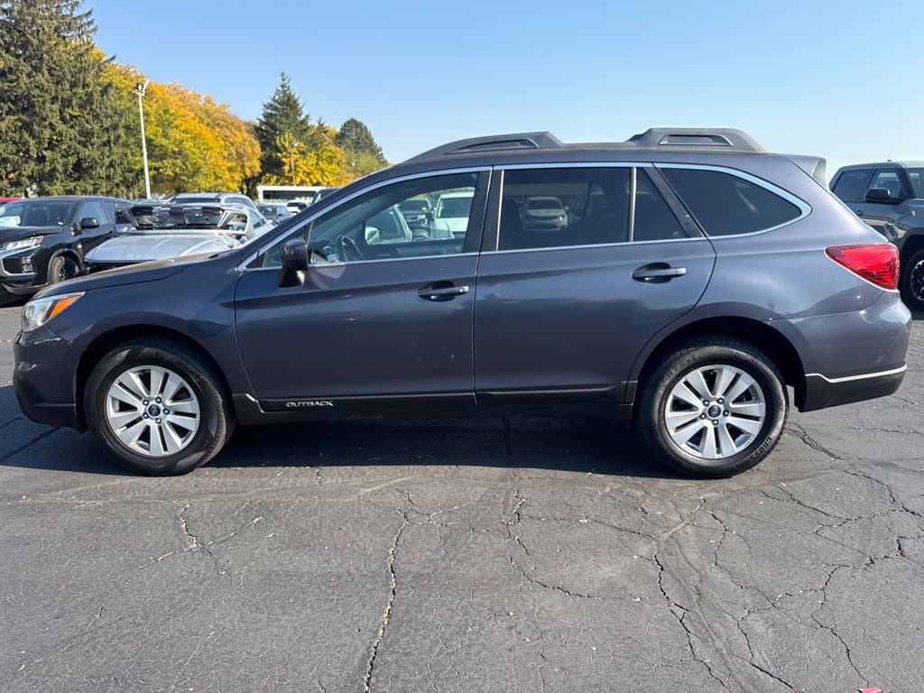 2015 Subaru Outback 2.5i Premium — photo 1 of 9