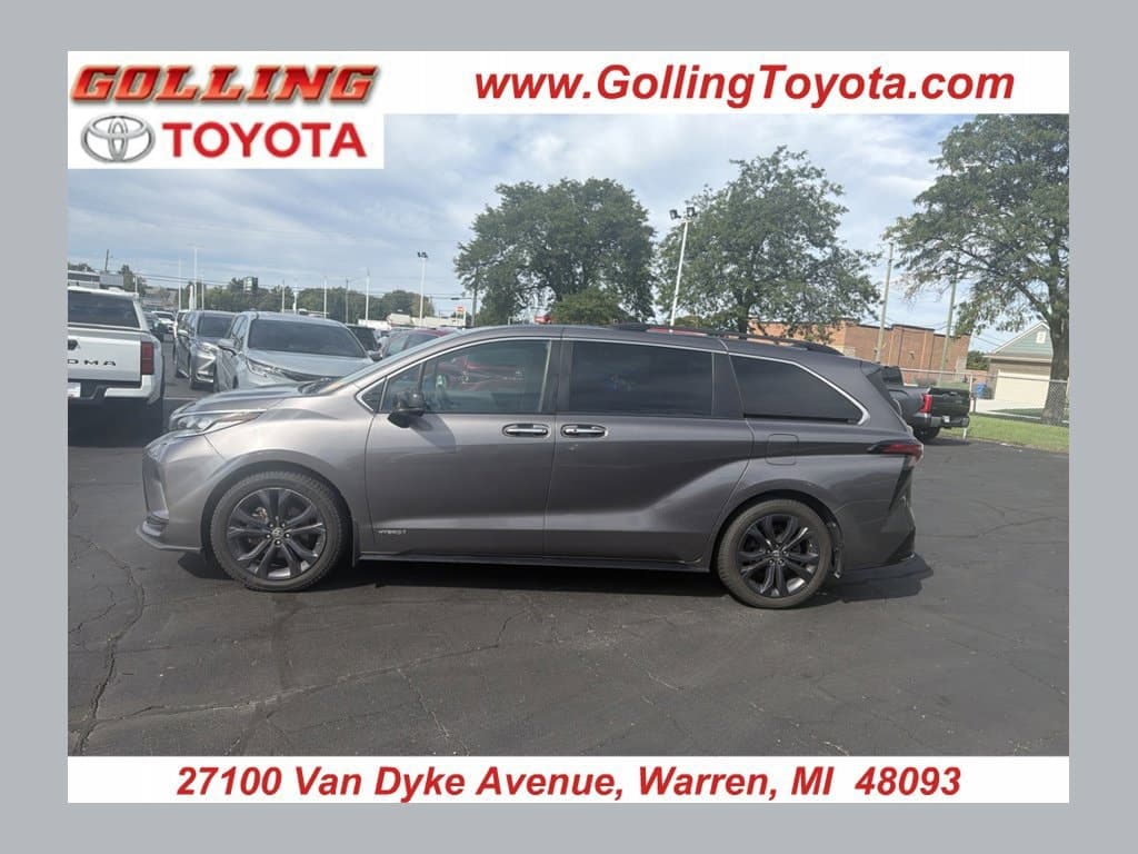 2021 Toyota Sienna XSE — photo 1 of 9