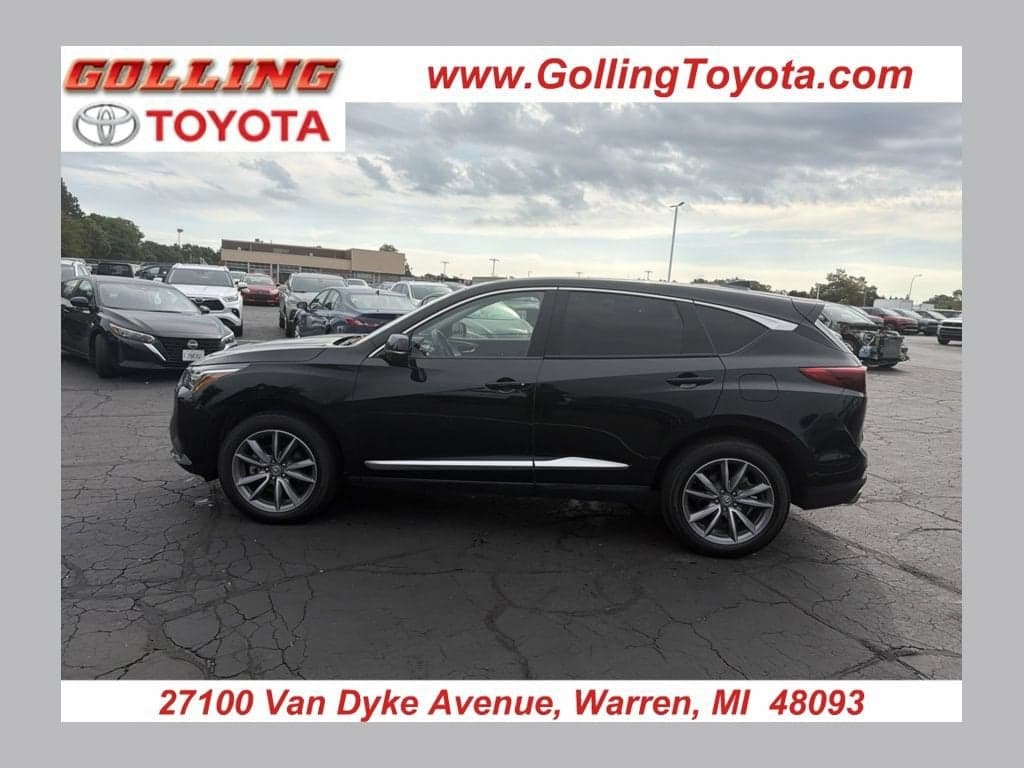 2023 Acura RDX w/Technology Package — photo 1 of 10