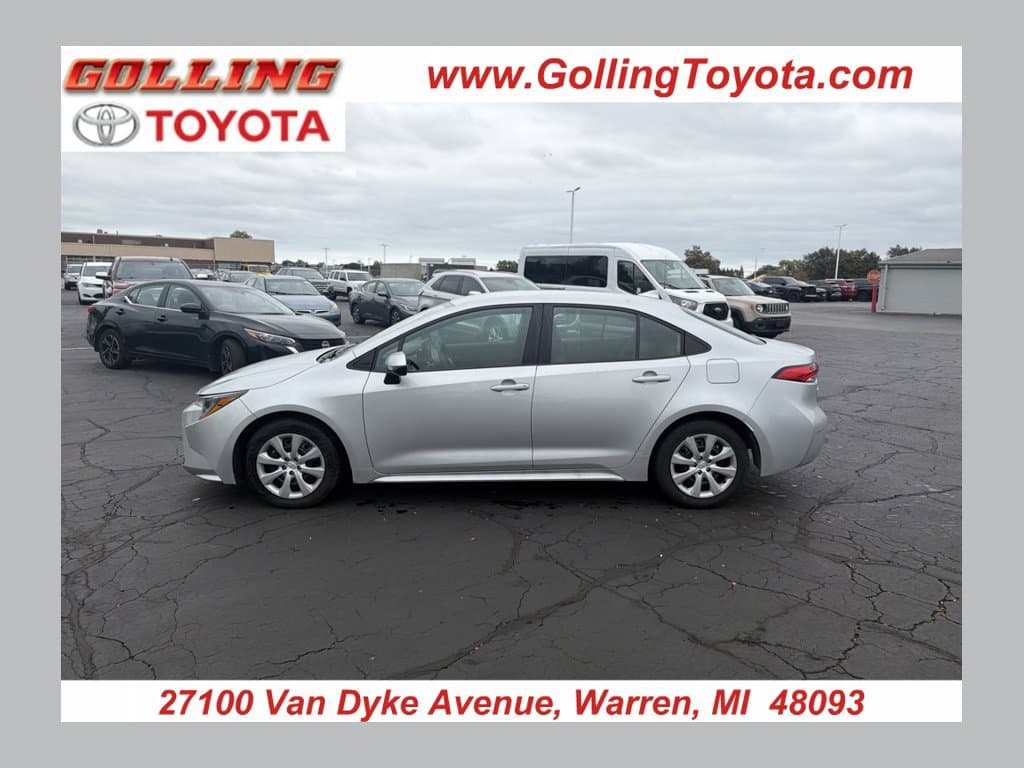 2026 Toyota Corolla LE — photo 1 of 10