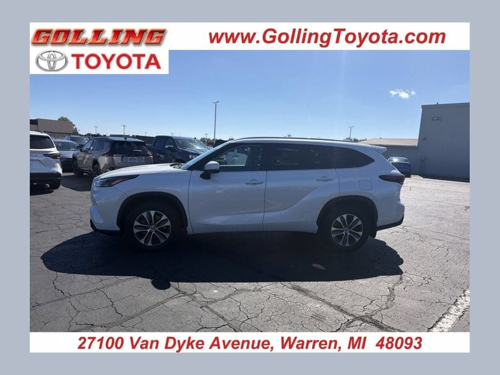 2024 Toyota Highlander XLE — photo 1 of 10