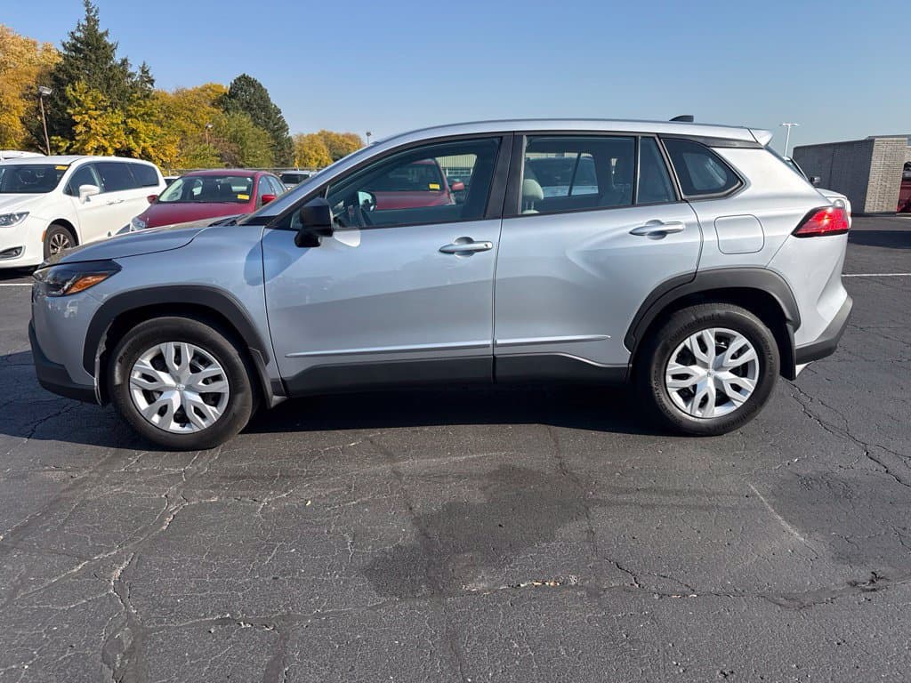 2024 Toyota Corolla Cross L — photo 1 of 6