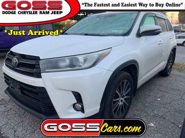 2018 Toyota Highlander SE — photo 1 of 4