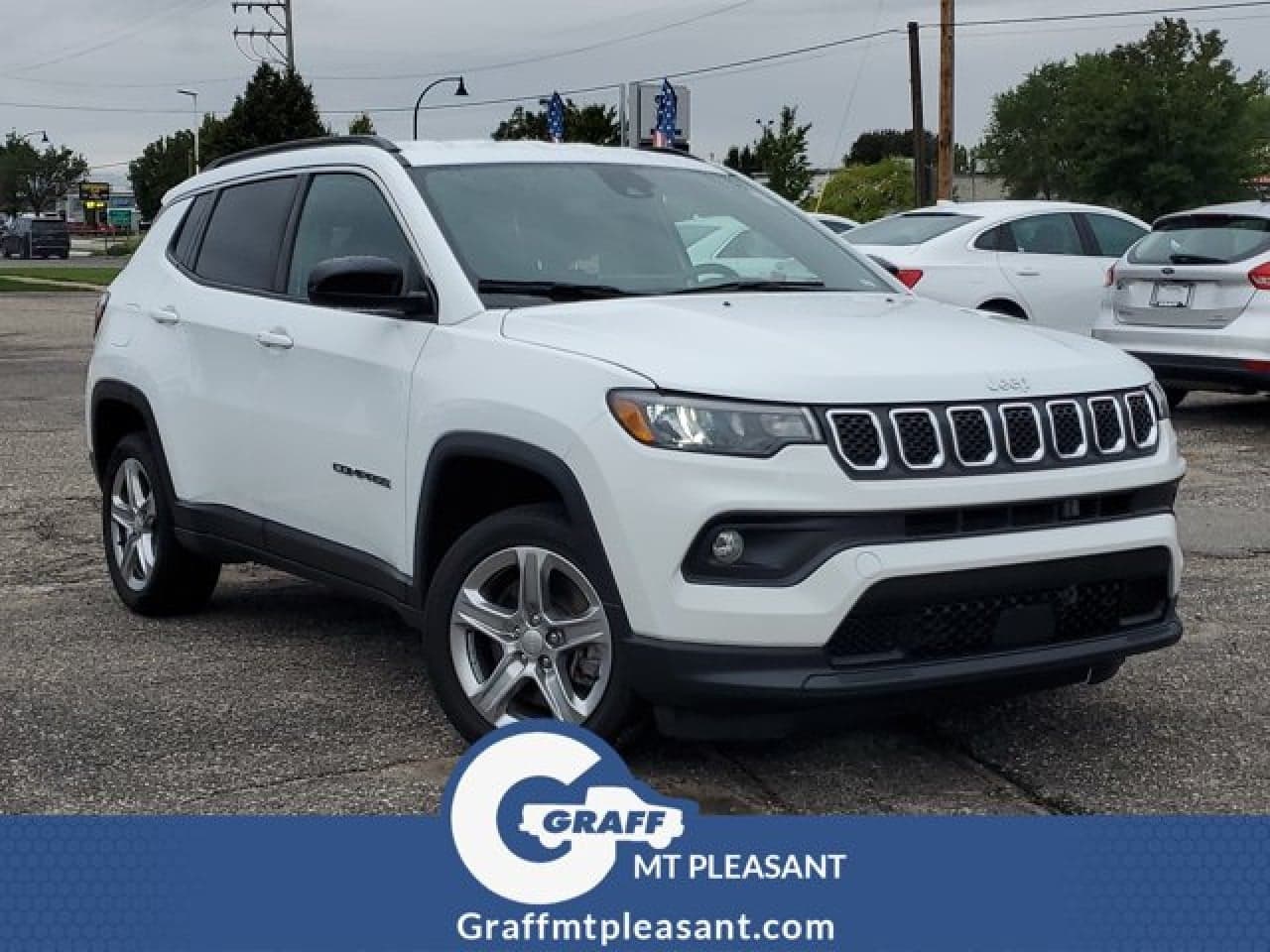 2024 Jeep Compass Latitude — photo 1 of 28