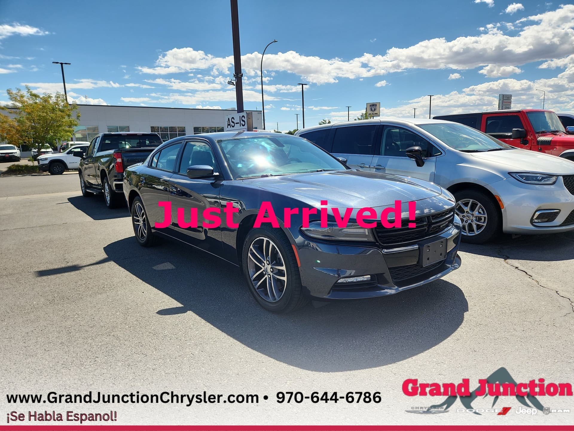2019 Dodge Charger SXT — photo 1 of 5