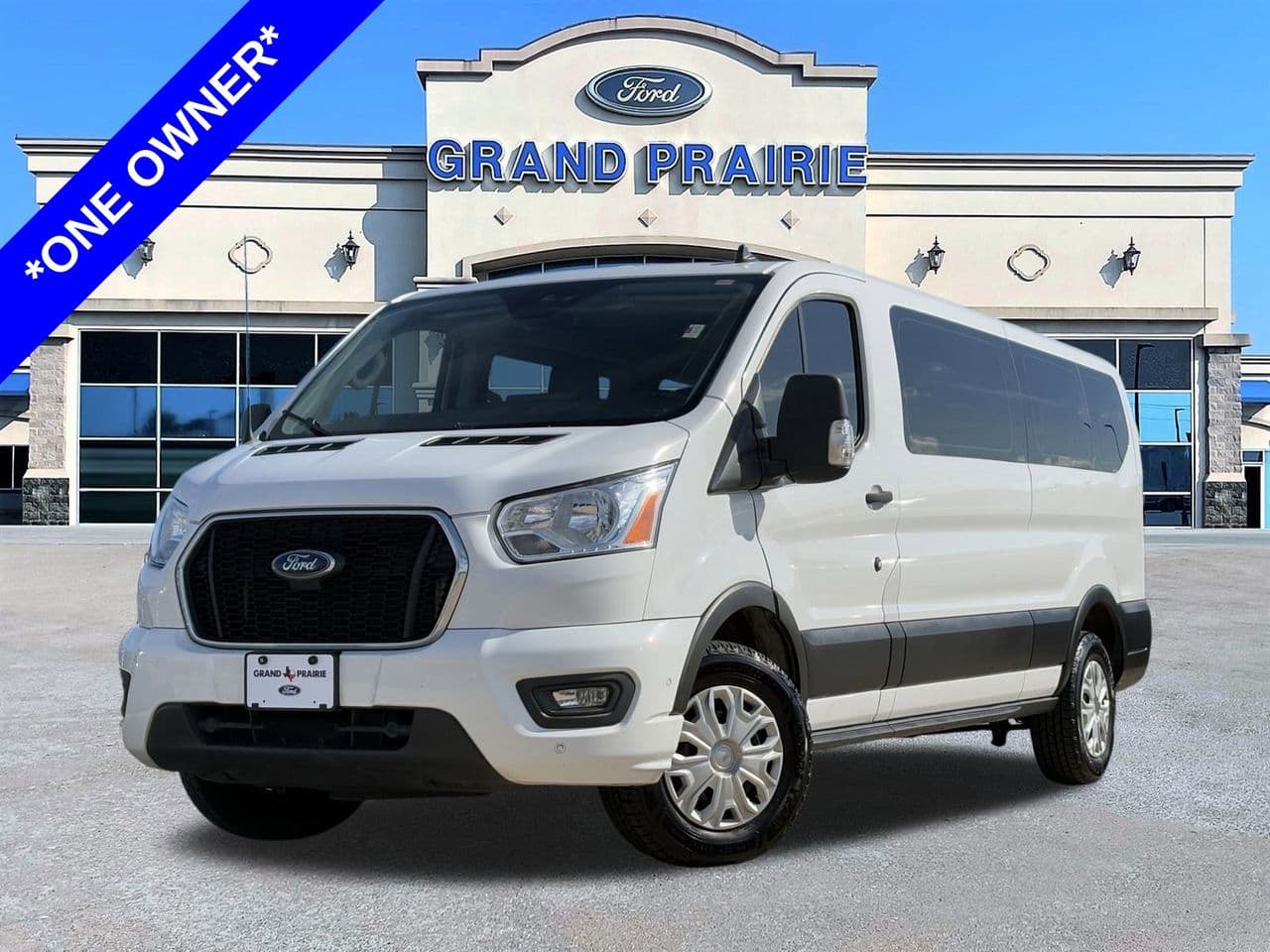 Foto de 2022 Ford Transit-350 Passenger XLT