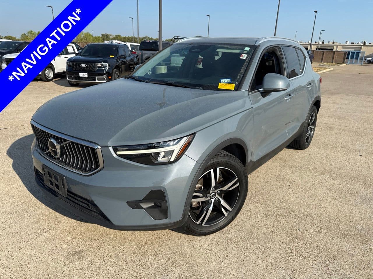 2023 Volvo XC40 Plus Bright Theme — photo 1 of 27