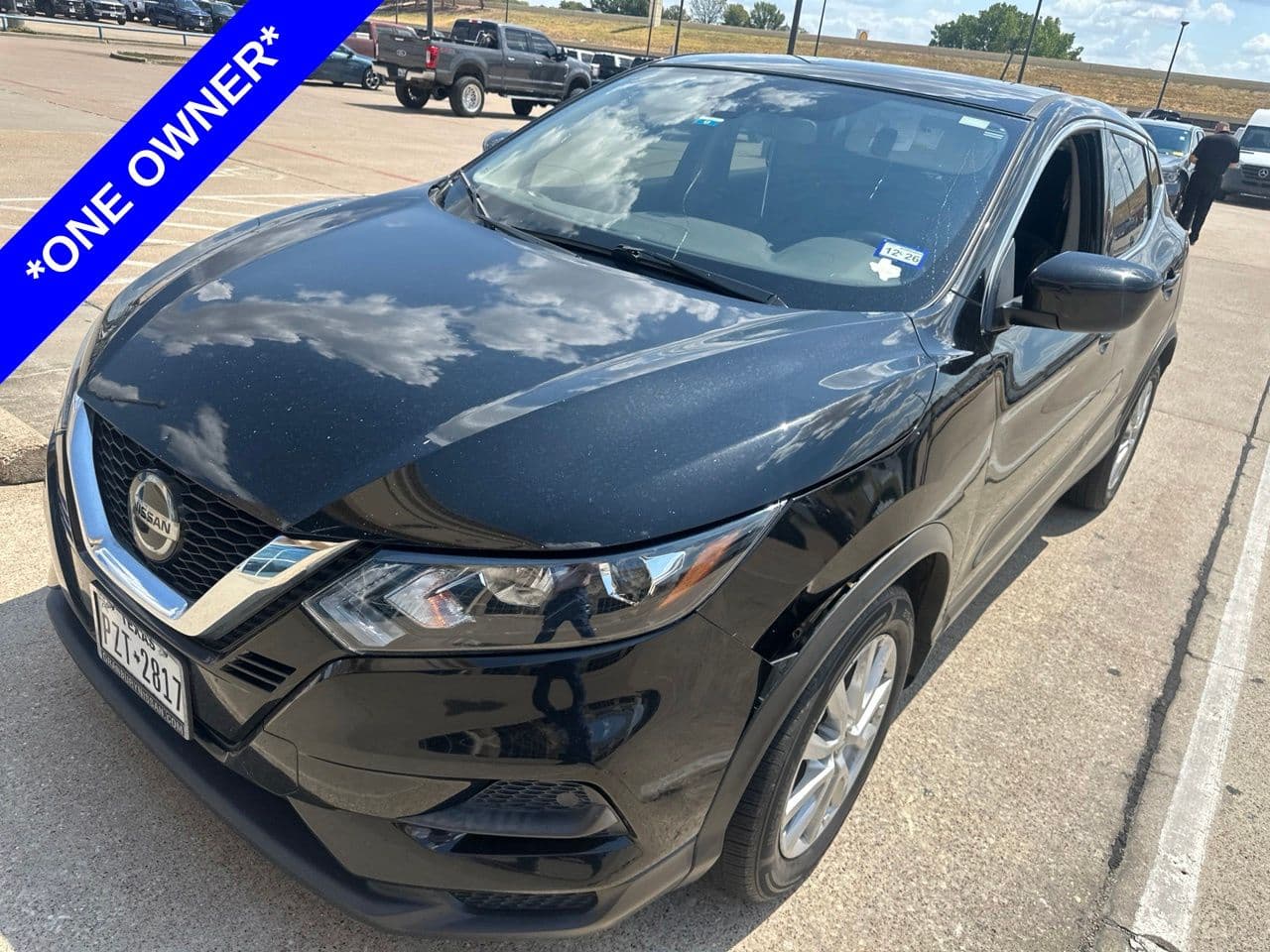 2021 Nissan Rogue Sport S — photo 1 of 14