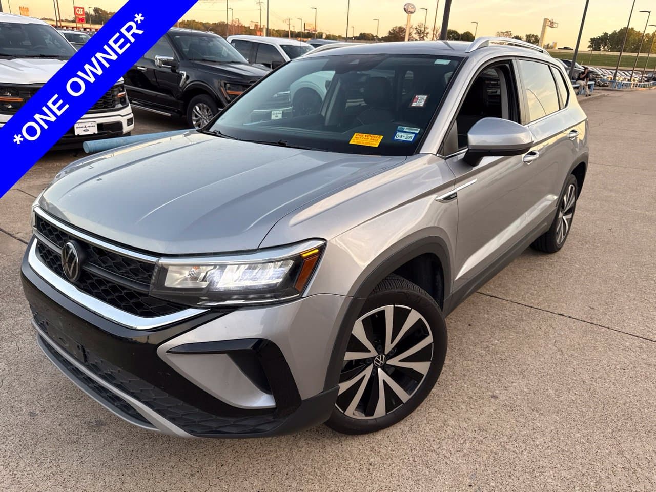 2023 Volkswagen Taos SE — photo 1 of 27