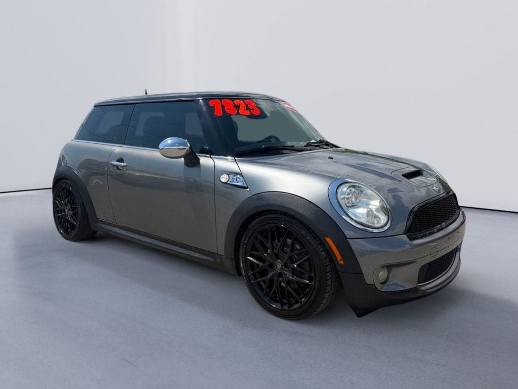 2009 Mini Cooper S Base — photo 1 of 24