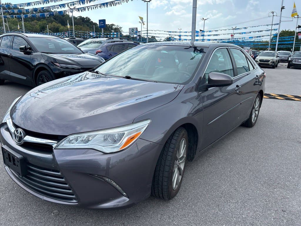 2015 Toyota Camry XLE — photo 1 of 6