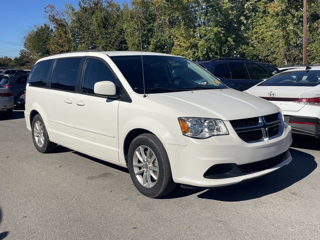 2013 Dodge Grand Caravan SXT — photo 1 of 12