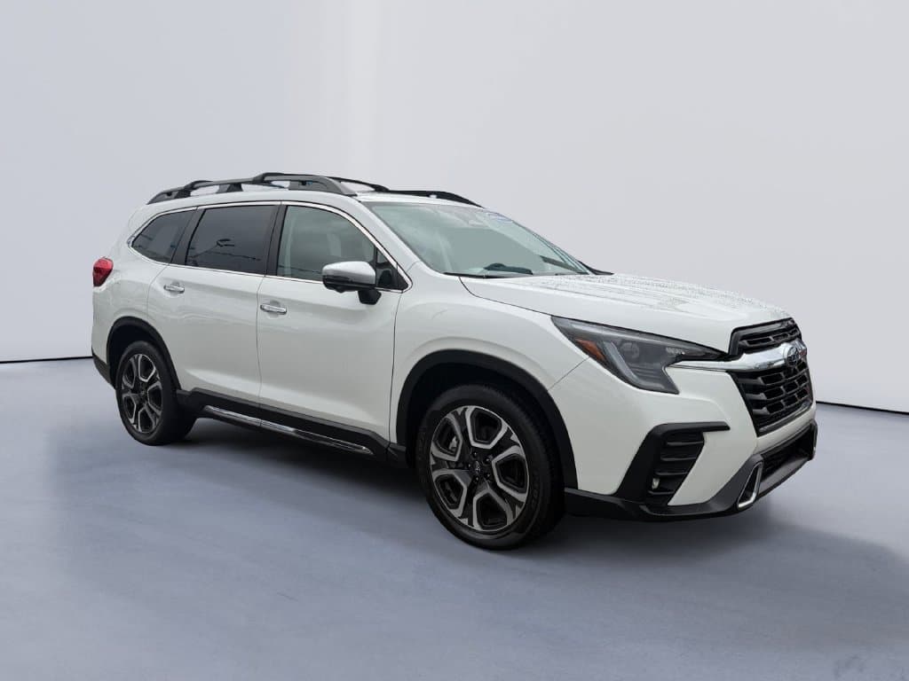 2023 Subaru Ascent Touring — photo 1 of 28