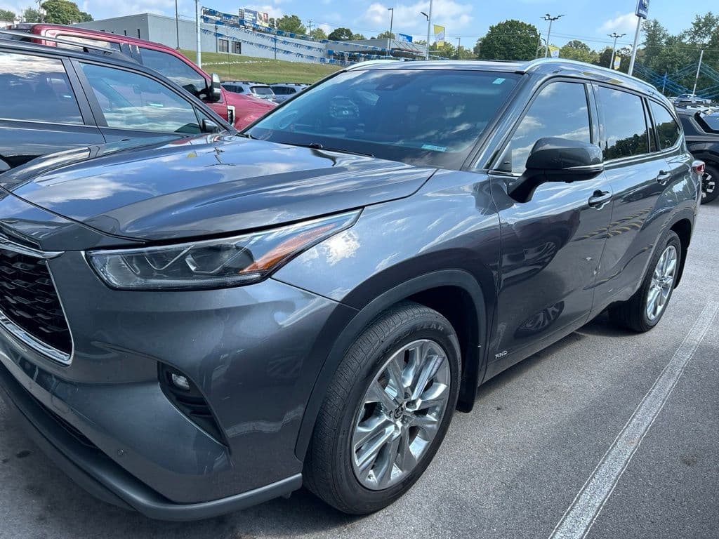 2023 Toyota Highlander Hybrid Limited — photo 1 of 6