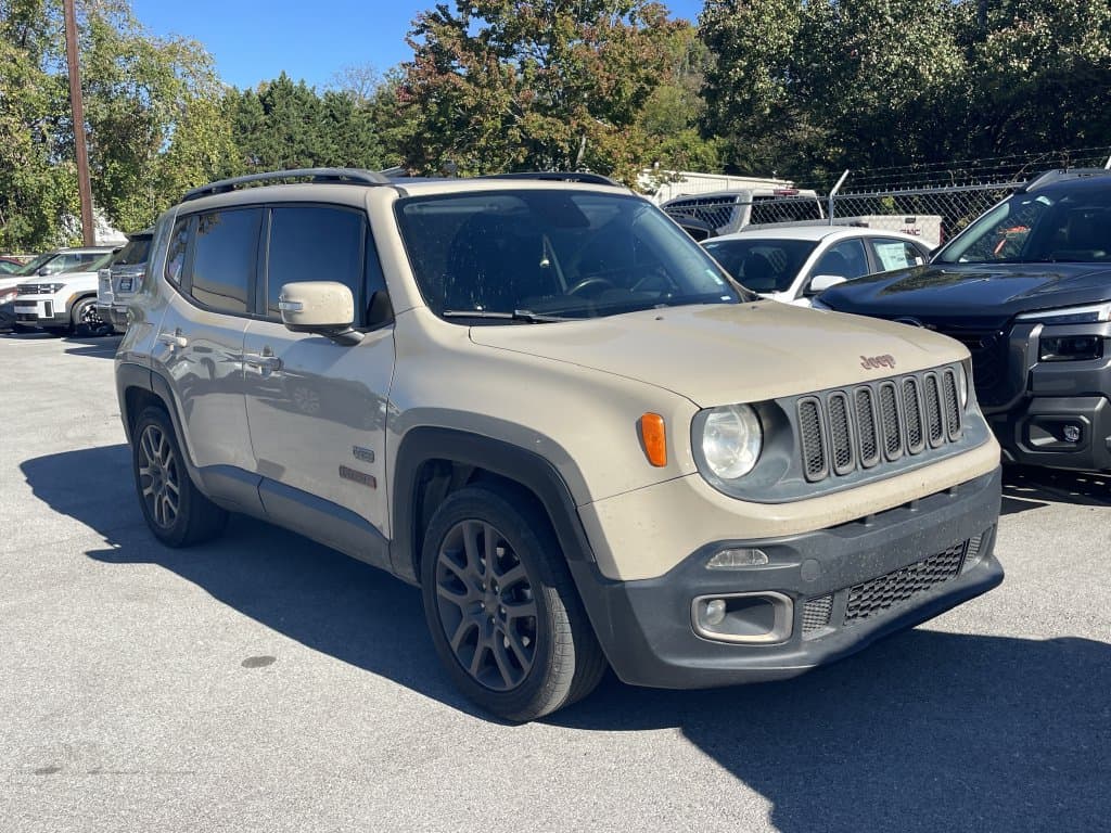 2016 Jeep Renegade Latitude — photo 1 of 12