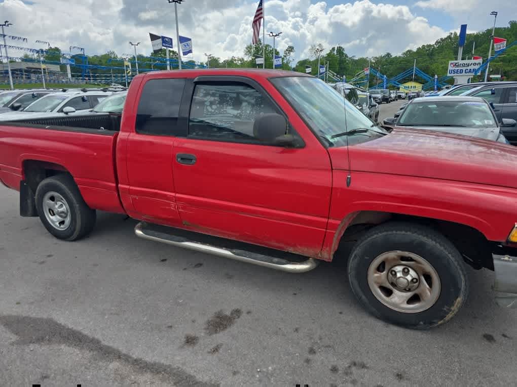 Foto de 1999 Dodge Ram 1500 4dr Quad Cab 139 WB