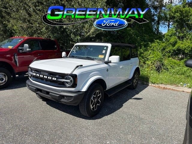 2025 Ford Bronco Outer Banks — photo 1 of 26