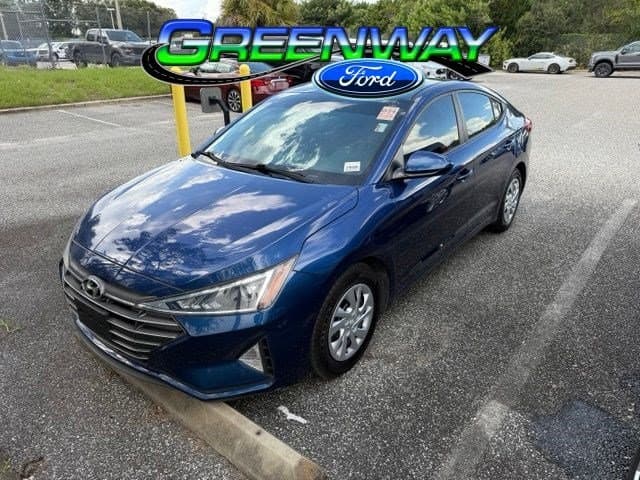 2020 Hyundai Elantra SE — photo 1 of 26