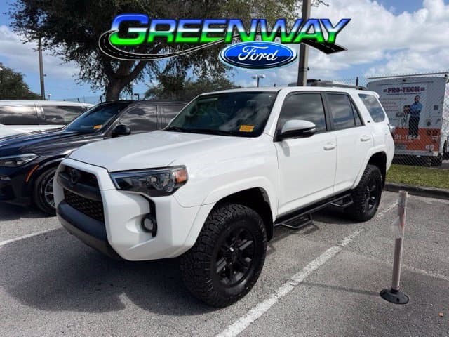 2017 Toyota 4Runner SR5 Premium — photo 1 of 23