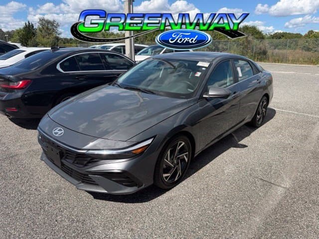 2024 Hyundai Elantra Limited — photo 1 of 23
