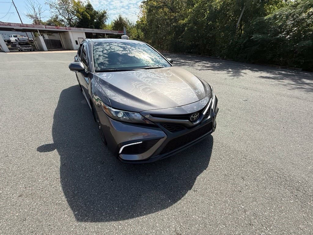 2023 Toyota Camry SE — photo 1 of 4