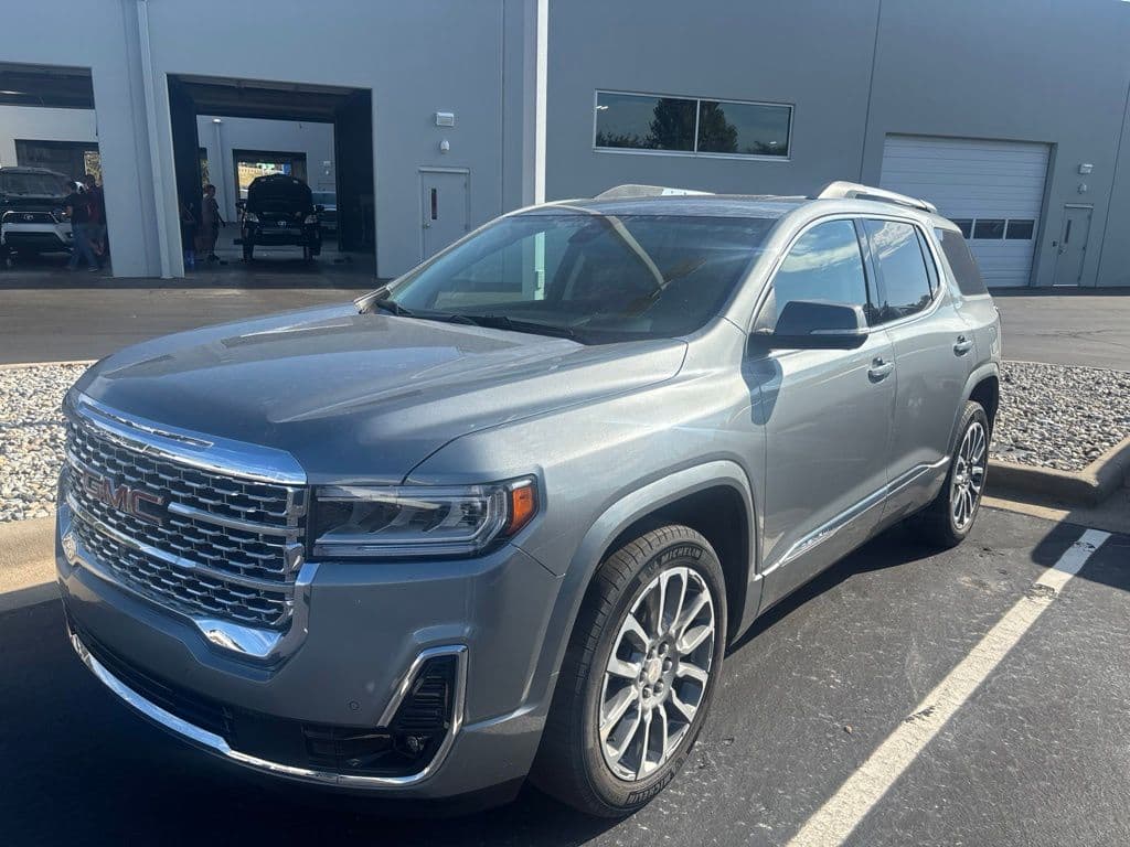 2023 GMC Acadia Denali — photo 1 of 5