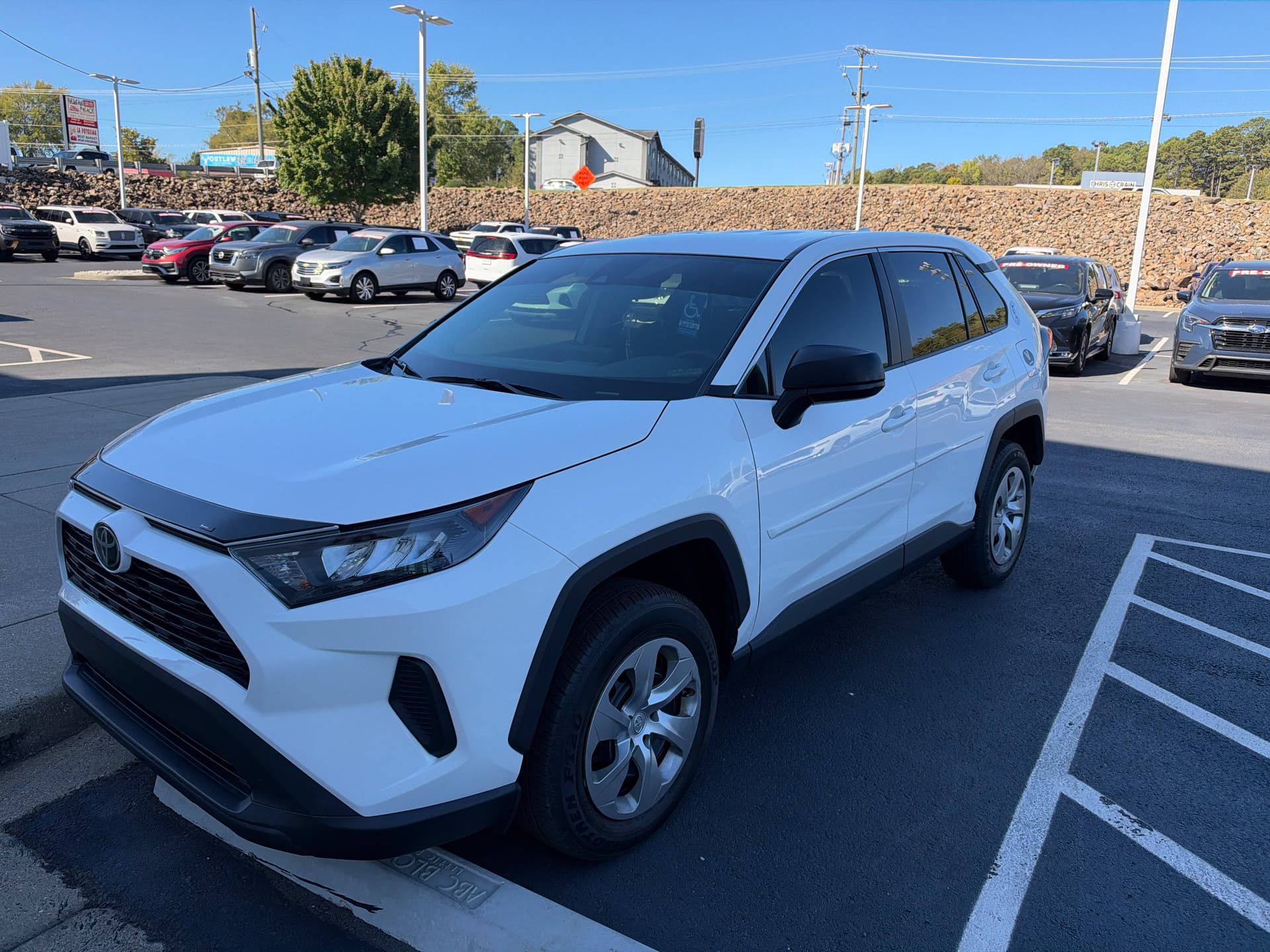 2022 Toyota RAV4 LE — photo 1 of 6