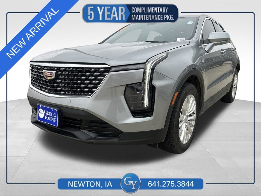 2024 Cadillac XT4 AWD Luxury — photo 1 of 11