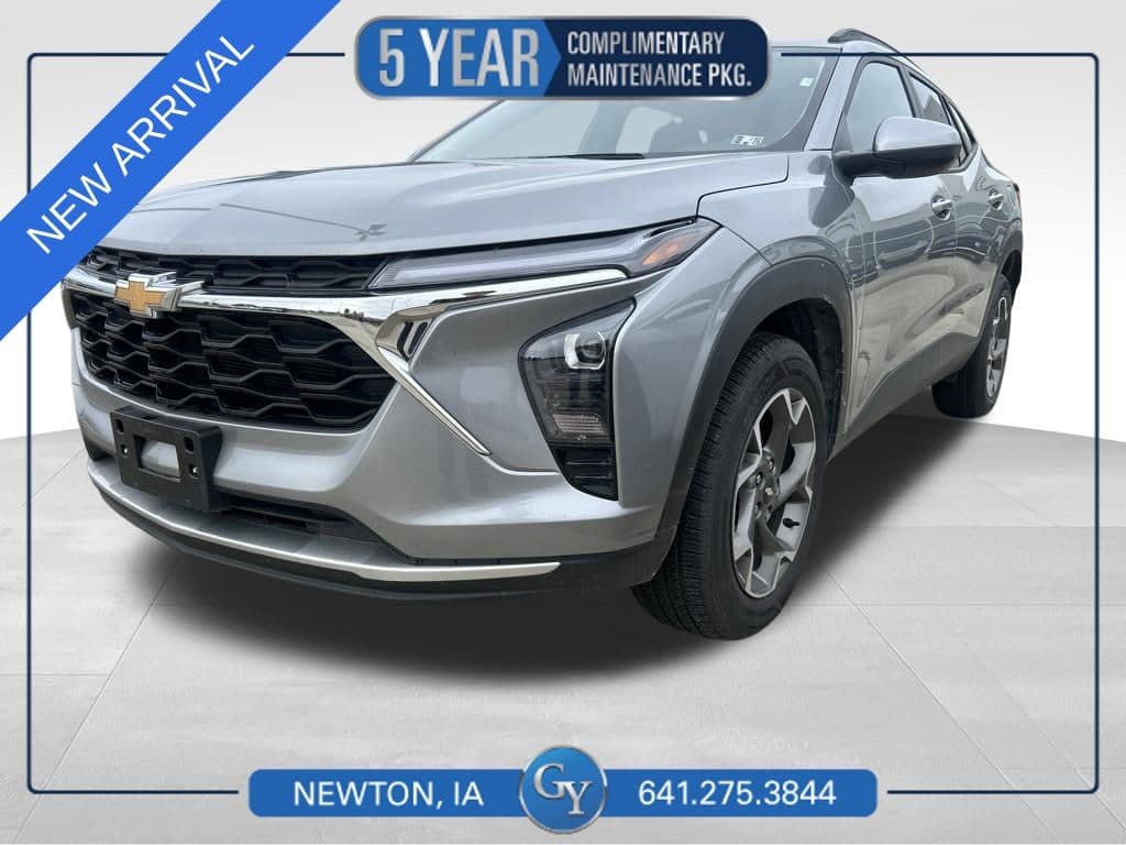 2025 Chevrolet Trax LT — photo 1 of 11