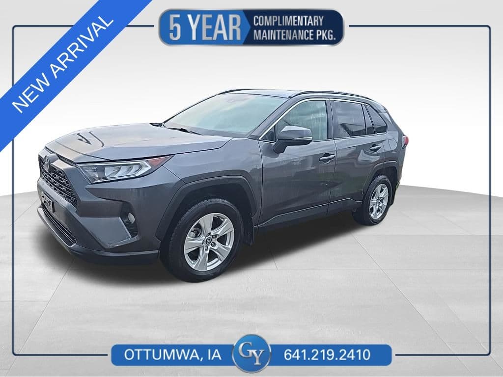 2020 Toyota RAV4 XLE — photo 1 of 5