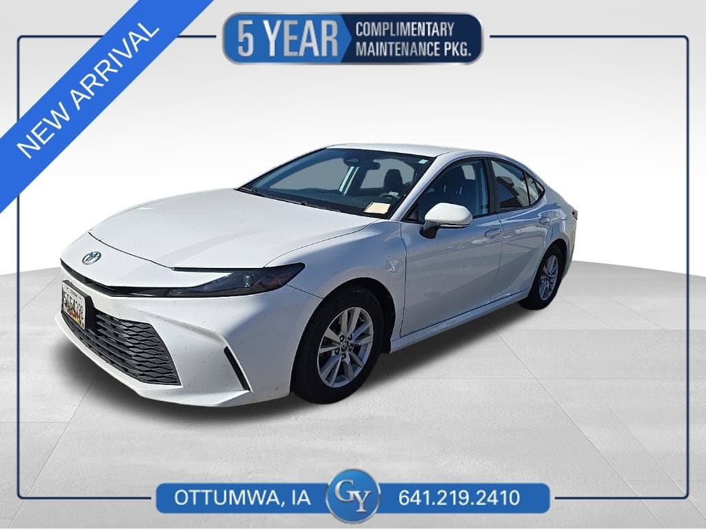 2025 Toyota Camry LE — photo 1 of 5
