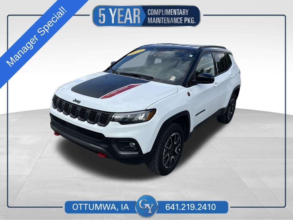 2025 Jeep Compass Trailhawk — photo 1 of 43